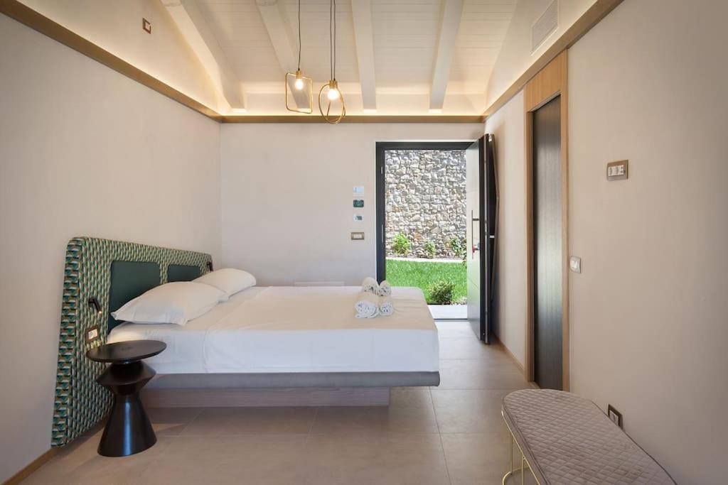 Villa Divina-Apt Armonia-Con Piscina E Vista Lago Castelletto Di Brenzone Luaran gambar